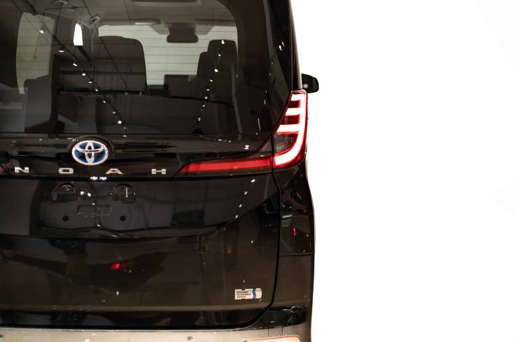 Toyota Noah Hybrid 1.8 SZ 7-Seater(A) - Vin's Automotive Group